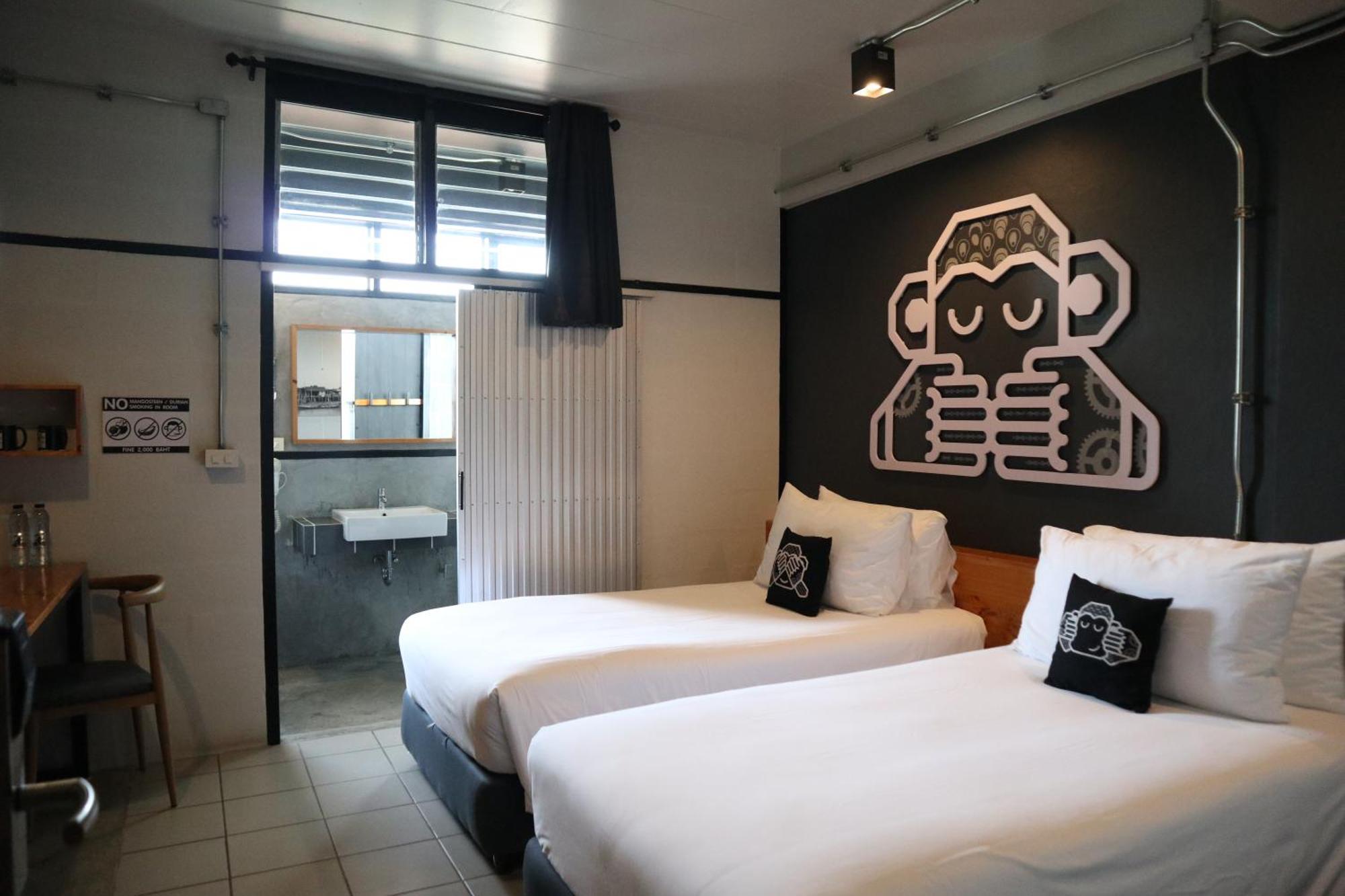 Blu Monkey Hub & Hotel Surat Thani Exterior foto