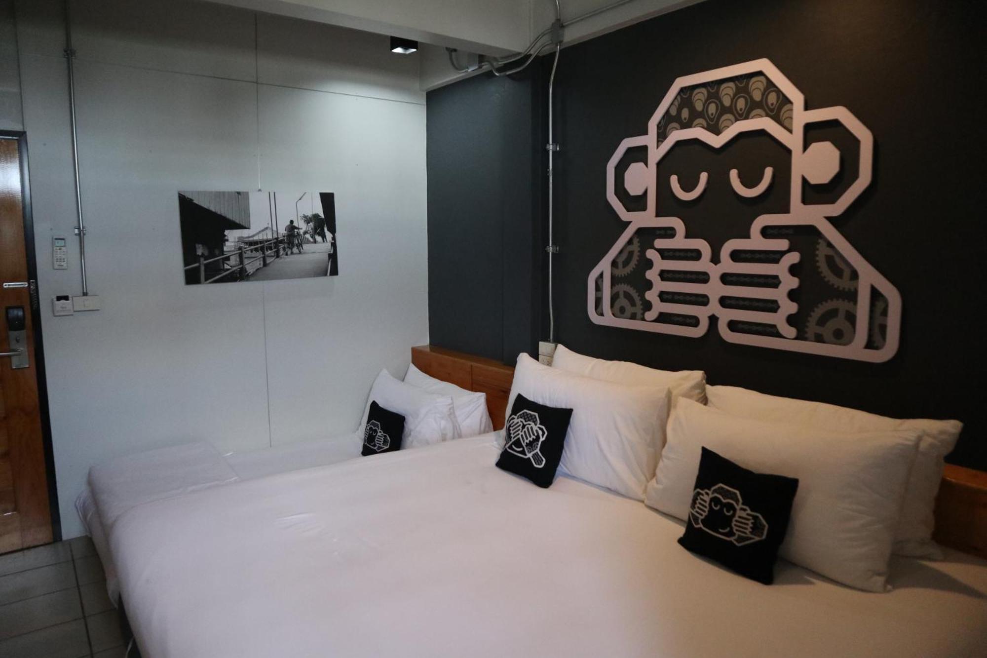 Blu Monkey Hub & Hotel Surat Thani Exterior foto